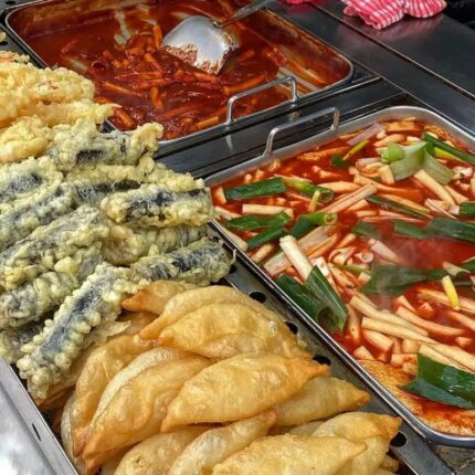 학창시절 추억 소환! 세월이 흘러도 변함없는 서울의 인기 분식집 5곳