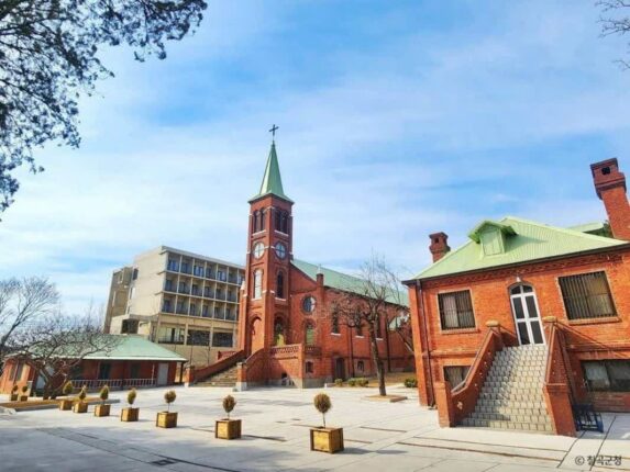 스님 대신 수녀님이 반겨주는 산속 힐링 숙소 정체