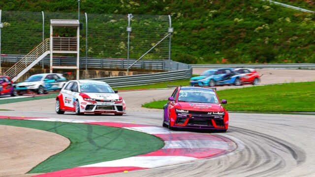 “국산차 수준이 벌써 이만큼?” 인제 서킷서 외산차 레이서들 긴장하게 만든 ‘이 차’