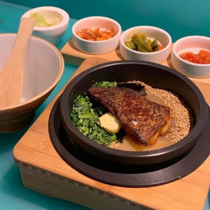 갓 지어 윤기나는 따끈한 솥밥! 비주얼부터 남다른 서울 솥밥 맛집 5곳