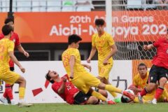 “이게 반칙이 아니라고?”…中 소림축구에 이영표 결국 분노 폭발