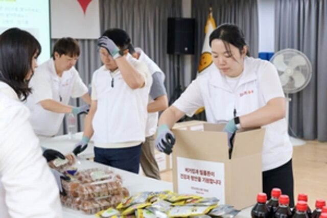 [리얼푸드] 쪽방촌 어르신께 온기를…BKR 임직원, ‘노인의 날’ 봉사