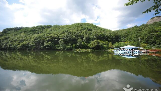 전북 마이산도립공원 북부, 신비로운 바위 형상 여행