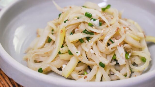 쓴맛 없이 맛있게 도라지볶음 만드는 법
