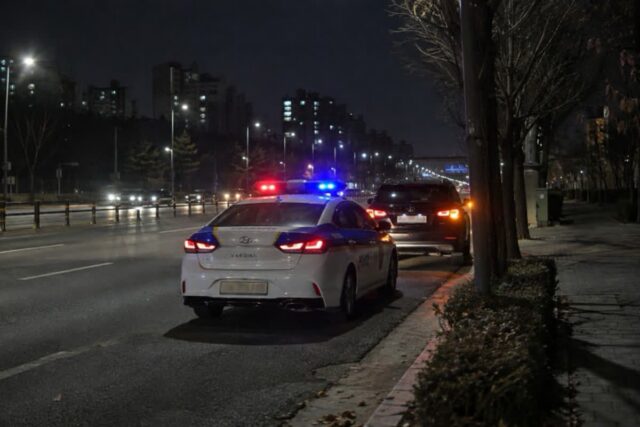 “조수석 탔죠? 너도 체포” SUV 시속 150km 달리면 이렇게 됩니다