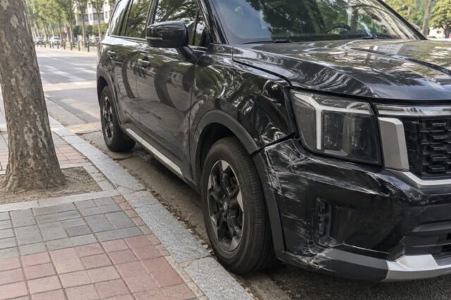 “브레이크가 말을 안 들었습니다” 우회전 차로서 직진한 90세 SUV, 1명 사망