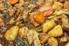짭조름한 양념에 중독! 줄 서서 먹는 찜닭 맛집 BEST 5