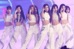 “보아 닮은 13세 소녀 등장에 난리 났는데…” 이수만 새 걸그룹, 데뷔 하루 만에 터진 뜻밖의 논란
