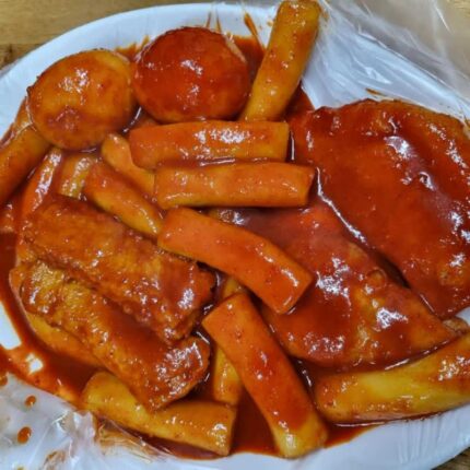 매콤달콤 떡볶이에 반했다! 학창시절 추억이 가득한 서울 분식 맛집 5곳