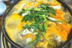 “서울 여의도에서 진짜 이런 매운맛이?”… 무려 30년 넘게 사랑받는 칼국수 명소
