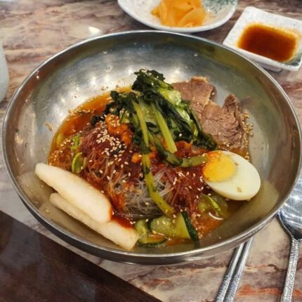 쫄깃쫄깃 얇은 면발에 매콤달콤 양념을 쓱싹!~ 전국 함흥냉면 성지 BEST 5