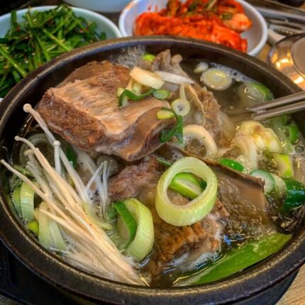 ‘다 팔리면 장사 끝’… 뜨끈 담백한 맛으로 사랑받는 갈비탕 맛집 5곳