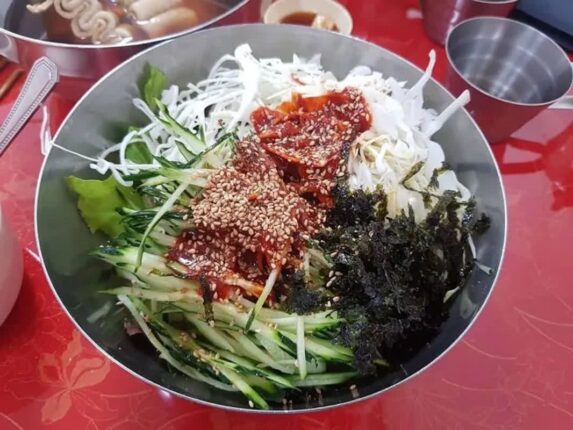 집나간 입맛도 단박에 되살리는 새콤달콤한 맛! 쫄깃한 쫄면 맛집 5곳