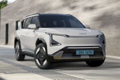 기아 EV5 45만원 차이인데 고민된다…큰 배터리와 통풍시트, 무엇을 고를까