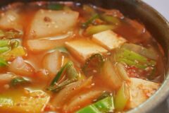 간단하지만 맛있는! 고깃집 된장찌개 끓이는 방법