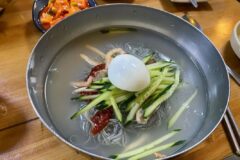 ‘먹을텐데~’ 성시경이 찾은 서울의 노포 맛집 5곳
