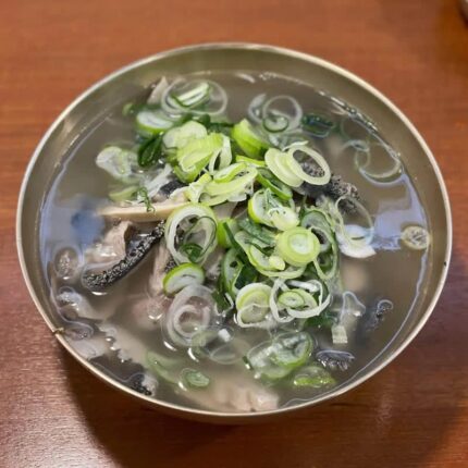 ‘국물의 깊이가 차원이 다르다’… 줄 서서 먹는 서울 한우 곰탕 맛집 5곳