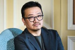 [인터뷰] 사색하는 인간, 사색 없는 낙원… 연상호가 그린 ‘실낙원’