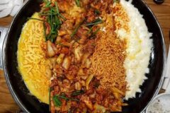 철판 위에서 지글지글! 풍성한 토핑으로 즐기는 닭갈비 맛집 5