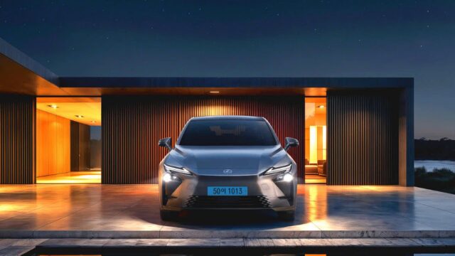 벤츠·BMW 긴장해야 하나… 렉서스 8세대 풀체인지가 내세운 ‘뜻밖의 승부수’