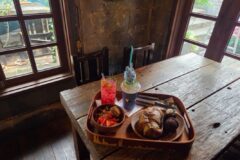 유명한 용리단길카페? 도토리용산 독도적임