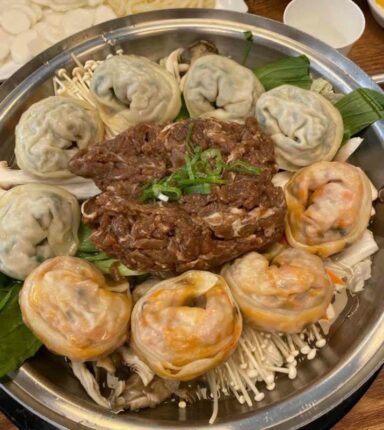 깊은 국물 맛과 푸짐한 만두가 어우러진, 전국 만두전골 맛집 5곳