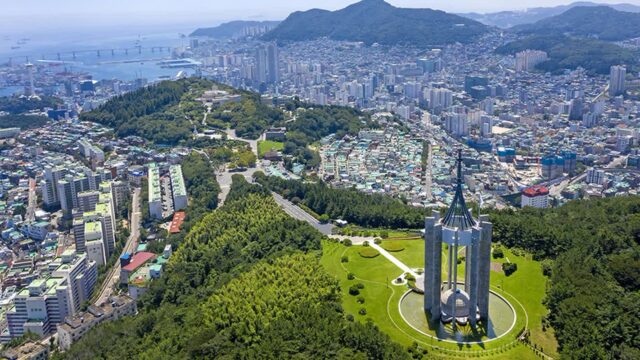 부산 중앙공원, 사계절 내내 즐기는 도심 속 휴식처